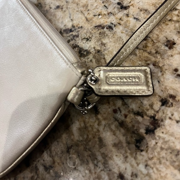 Coach wristlet - Picture 2 of 4